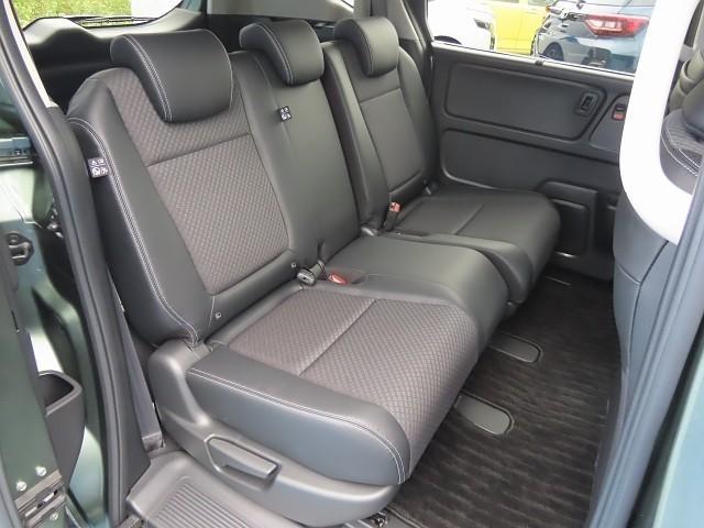 フリード＋ハイブリッド ハイブリッドＧ・ホンダセンシング　ＡＷ　衝突軽減　ＶＳＡ　Ｒカメラ　盗難防止装置　スマ－トキ－　ＬＥＤヘッド　エアバッグ　クルーズコントロール　パワーステアリング　両席エアバック　ＡＣ　ＥＴＣ　キーレス　パワーウィンドウ　記録簿（16枚目）