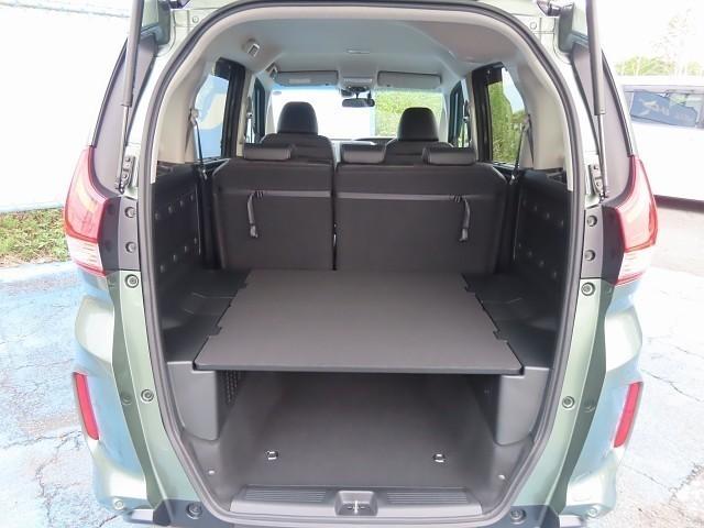 フリード＋ハイブリッド ハイブリッドＧ・ホンダセンシング　ＡＷ　衝突軽減　ＶＳＡ　Ｒカメラ　盗難防止装置　スマ－トキ－　ＬＥＤヘッド　エアバッグ　クルーズコントロール　パワーステアリング　両席エアバック　ＡＣ　ＥＴＣ　キーレス　パワーウィンドウ　記録簿（17枚目）