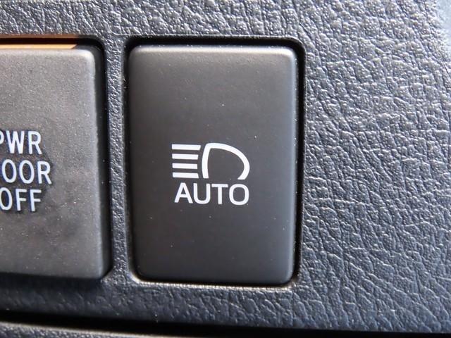 アルファード ２．５Ｓ　タイプゴールド　イモビ　バックモニタ－　ＬＥＤランプ　リアオートエアコン　点検記録簿　エアコン　横滑防止装置　アルミ　パワーウィンドウ　ＡＢＳ　キーレス　メモリーナビ　エアバッグ　パワステ　クルーズＣ　スマキー（10枚目）