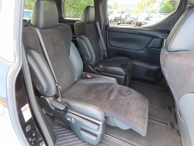 アルファード ２．５Ｓ　タイプゴールド　イモビ　バックモニタ－　ＬＥＤランプ　リアオートエアコン　点検記録簿　エアコン　横滑防止装置　アルミ　パワーウィンドウ　ＡＢＳ　キーレス　メモリーナビ　エアバッグ　パワステ　クルーズＣ　スマキー（17枚目）