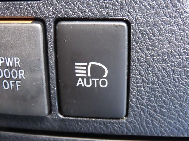 アルファード ２．５Ｓ　タイプゴールドＩＩ　ＬＥＤランプ　Ｂカメラ　スマートキ　フルセグＴＶ　盗難防止システム　ダブルエアコン　助手席エアバッグ　ＥＴＣ　記録簿　オートクルーズ　メモリーナビ　エアバッグ　横滑り防止機能　ＡＢＳ　ナビ＆ＴＶ（10枚目）