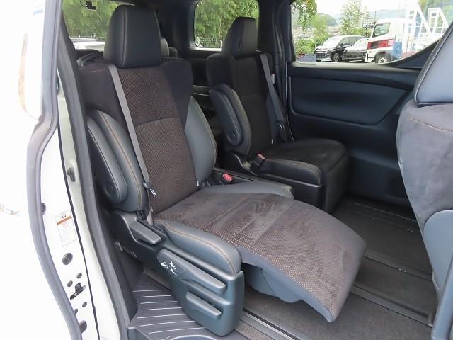 アルファード ２．５Ｓ　タイプゴールドＩＩ　ＬＥＤランプ　Ｂカメラ　スマートキ　フルセグＴＶ　盗難防止システム　ダブルエアコン　助手席エアバッグ　ＥＴＣ　記録簿　オートクルーズ　メモリーナビ　エアバッグ　横滑り防止機能　ＡＢＳ　ナビ＆ＴＶ（17枚目）