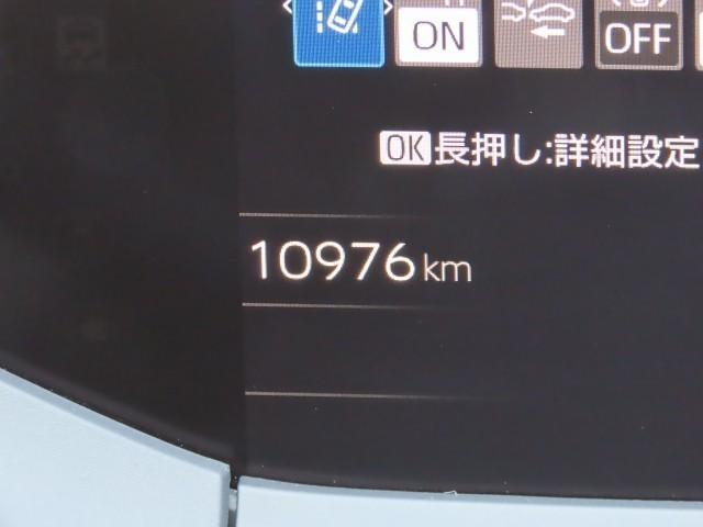 プリウス Ｚ　リアカメラ　パノラマサンルーフ　プリクラッシュ　ＬＥＤランプ　オートクルーズ　アルミホイール　ＡＣ　運転席エアバッグ　横滑り防止装置　ＥＴＣ付　盗難防止システム　パワーウインドウ　ＴＶ　キーレス（10枚目）