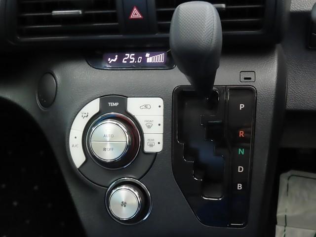 シエンタ ハイブリッド　ファンベースＸ　バックモニタ　Ｗエアバック　ワンセグＴＶ　オートエアコン　ナビ＆ＴＶ　ＡＢＳ　ＰＳ　スマートキー　ＥＴＣ　ＰＷ　メモリーナビ　エアバッグ　キーレスエントリ　セキュリティ　片側パワスラ　ＥＳＣ（12枚目）