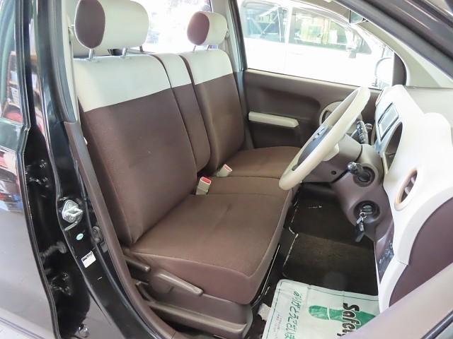 パッソ プラスハナ　Ｇパッケージ　ワンセグＴＶ　セキュリティアラーム　整備点検記録簿　ＥＴＣ　オートエアコン　ナビＴＶ　スマートキー　横滑防止装置　エアバッグ　パワステ　全席ＰＷ　アルミホイル　ＡＢＳ　キーレス　メモリーナビ（11枚目）