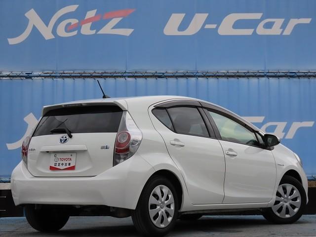 アクア Ｓ　スマートキープッシュスタート　キーレスエントリ　イモビ　オートクルーズ　ナビ＆ＴＶ　オートエアコン　デュアルエアバック　ＥＳＣ　Ｂカメラ　パワーウィンドウ　ＥＴＣ　ＳＲＳ　ワンセグＴＶ　ＡＢＳ（7枚目）