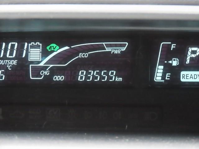 アクア Ｓ　スマートキープッシュスタート　キーレスエントリ　イモビ　オートクルーズ　ナビ＆ＴＶ　オートエアコン　デュアルエアバック　ＥＳＣ　Ｂカメラ　パワーウィンドウ　ＥＴＣ　ＳＲＳ　ワンセグＴＶ　ＡＢＳ（9枚目）