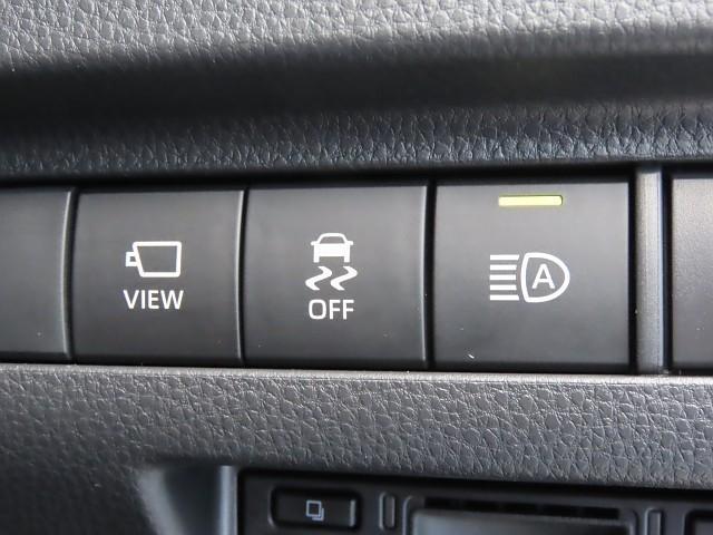 ハリアー Ｚ　レザーパッケージ　スマキ　追突防止　フルセグテレビ　バックモニター　アルミ　横滑り防止機能　Ｐシート　整備記録簿　オートクルーズコントロール　ＬＥＤヘッドライト　盗難防止システム　エアコン　エアバッグ　キーレス　ＥＴＣ（9枚目）