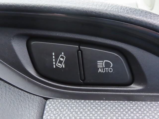 ヴィッツ 1.3F LEDエディション Bカメラ 衝突軽減ブレーキ ワンセグテレビ ETC車載器 整備点検記録簿 LEDヘッドライト スマートキー&プッシュスタート キーフリーシステム エアコン 横滑り防止 デュアルエアバック ABS(9枚目)
