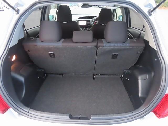 ヴィッツ 1.3F LEDエディション Bカメラ 衝突軽減ブレーキ ワンセグテレビ ETC車載器 整備点検記録簿 LEDヘッドライト スマートキー&プッシュスタート キーフリーシステム エアコン 横滑り防止 デュアルエアバック ABS(15枚目)