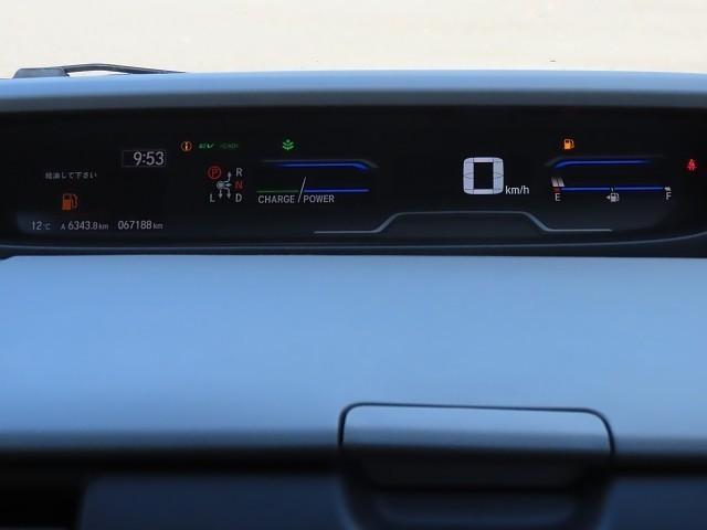 フリードハイブリッド ハイブリッド・Gホンダセンシング 軽減ブレーキ キーフリーシステム 記録簿 メモリーナビ 後カメラ Aクルーズ 地デジフルセグTV LEDヘッドランプ 横滑防止 パワーウインドウ ETC付 両席エアバック エアバッグ ナビTV ABS(7枚目)