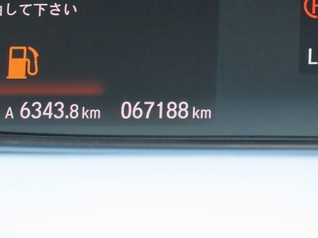 フリードハイブリッド ハイブリッド・Gホンダセンシング 軽減ブレーキ キーフリーシステム 記録簿 メモリーナビ 後カメラ Aクルーズ 地デジフルセグTV LEDヘッドランプ 横滑防止 パワーウインドウ ETC付 両席エアバック エアバッグ ナビTV ABS(8枚目)