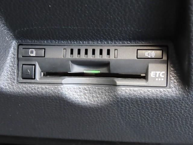 ヤリス X PCS スマートキーシステム 横滑り防止装置付き 記録簿有 ワイヤレスキー バックガイドモニター 盗難防止 サイドエアバック エアコン Wエアバッグ パワーウインドウ ETC付き パワステ 1オーナー(3枚目)