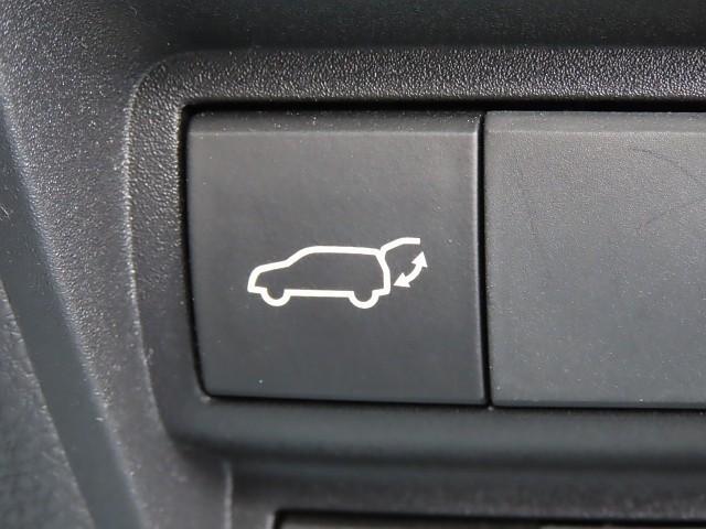 ヤリスクロス ハイブリッドＺ　インテリジェントキー　アルミホイル　ＬＥＤライト　リアカメラ　ナビ　クルーズコントロール　整備記録簿　横滑り防止システム　メモリーナビゲーション　電動シ－ト　パワステ　オートエアコン　キーフリー（14枚目）