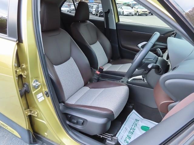 ヤリスクロス ハイブリッドＺ　インテリジェントキー　アルミホイル　ＬＥＤライト　リアカメラ　ナビ　クルーズコントロール　整備記録簿　横滑り防止システム　メモリーナビゲーション　電動シ－ト　パワステ　オートエアコン　キーフリー（17枚目）