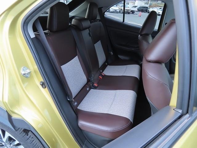 ヤリスクロス ハイブリッドＺ　インテリジェントキー　アルミホイル　ＬＥＤライト　リアカメラ　ナビ　クルーズコントロール　整備記録簿　横滑り防止システム　メモリーナビゲーション　電動シ－ト　パワステ　オートエアコン　キーフリー（18枚目）