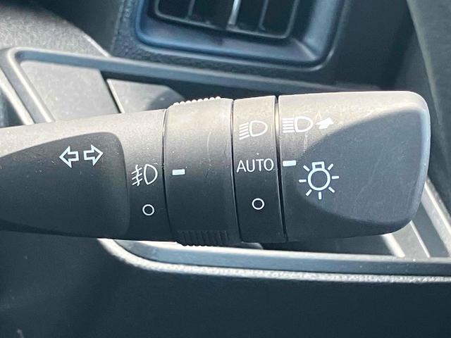 タント カスタムＸ　バックカメラ　両側電動スライドドア　クリアランスソナー　衝突被害軽減システム　オートライト　ＬＥＤヘッドランプ　スマートキー　アイドリングストップ　電動格納ミラー　シートヒーター　ベンチシート　ＣＶＴ（7枚目）