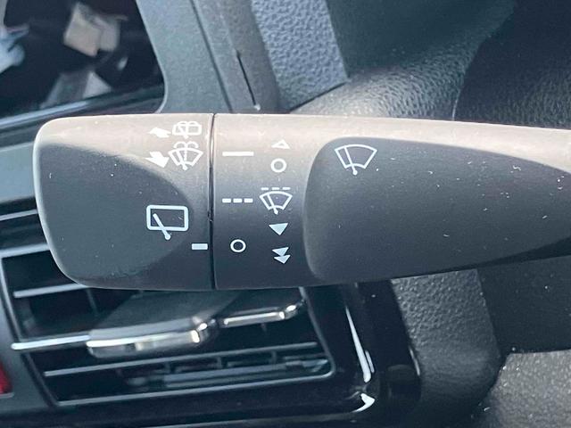 タント カスタムＸ　バックカメラ　両側電動スライドドア　クリアランスソナー　衝突被害軽減システム　オートライト　ＬＥＤヘッドランプ　スマートキー　アイドリングストップ　電動格納ミラー　シートヒーター　ベンチシート　ＣＶＴ（8枚目）