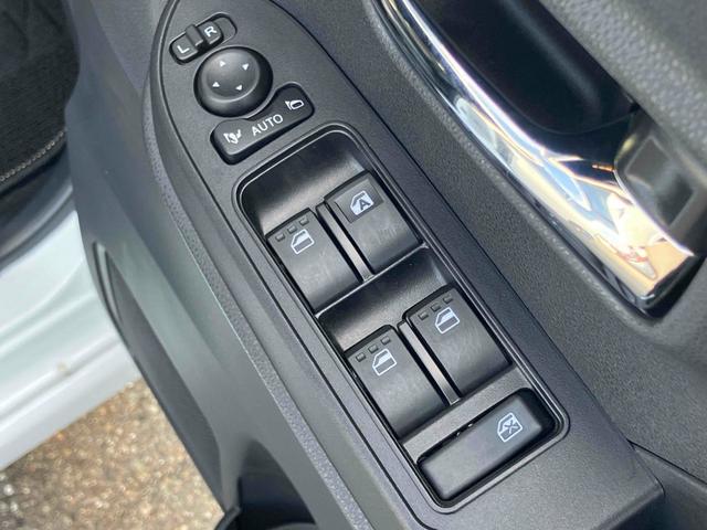 タント 　バックカメラ　両側電動スライドドア　クリアランスソナー　衝突被害軽減システム　オートライト　スマートキー　アイドリングストップ　電動格納ミラー　シートヒーター　ベンチシート　ＣＶＴ　ＥＳＣ　ＵＳＢ（11枚目）