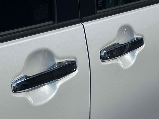 タント 　バックカメラ　両側電動スライドドア　クリアランスソナー　衝突被害軽減システム　オートライト　スマートキー　アイドリングストップ　電動格納ミラー　シートヒーター　ベンチシート　ＣＶＴ　ＥＳＣ　ＵＳＢ（28枚目）