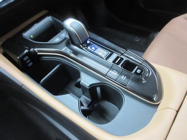 クラウンスポーツ Z 革シート サンルーフ 4WD フルセグ メモリーナビ バックカメラ 衝突被害軽減システム ETC ドラレコ LEDヘッドランプ(29枚目)