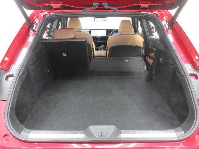 クラウンスポーツ Z 革シート サンルーフ 4WD フルセグ メモリーナビ バックカメラ 衝突被害軽減システム ETC ドラレコ LEDヘッドランプ(34枚目)