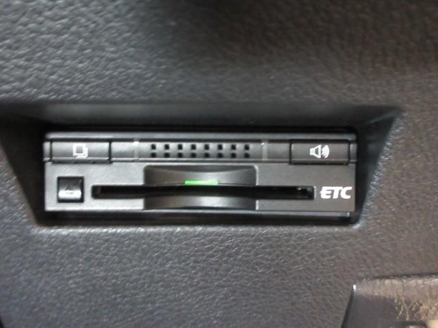 カローラフィールダー ハイブリッドG エアロツアラー フルセグ メモリーナビ DVD再生 バックカメラ ETC HIDヘッドライト(14枚目)