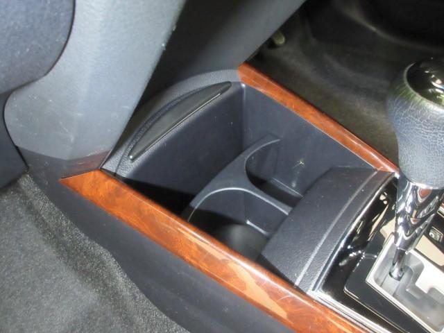 カローラフィールダー ハイブリッドG エアロツアラー フルセグ メモリーナビ DVD再生 バックカメラ ETC HIDヘッドライト(21枚目)