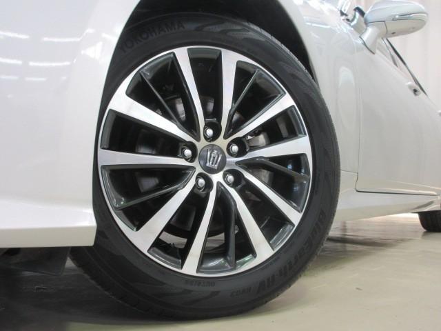 クラウンハイブリッド Ｓ　Ｃパッケージ　革シート　フルセグ　メモリーナビ　ＤＶＤ再生　バックカメラ　衝突被害軽減システム　ＥＴＣ　ＬＥＤヘッドランプ（8枚目）