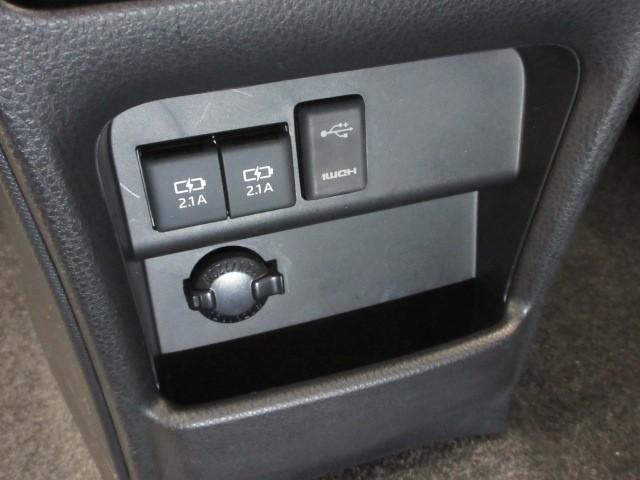 ノア Ｓｉ　フルセグ　メモリーナビ　ＤＶＤ再生　バックカメラ　衝突被害軽減システム　ＥＴＣ　両側電動スライド　ＬＥＤヘッドランプ　乗車定員７人　３列シート　アイドリングストップ（24枚目）