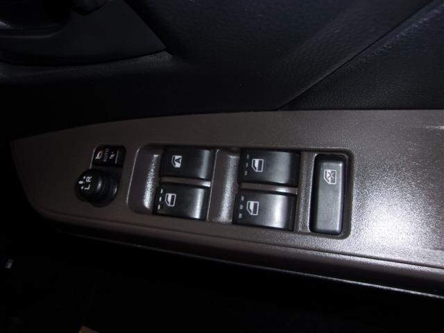 ルーミー Ｇ　フルセグ　メモリーナビ　ＤＶＤ再生　バックカメラ　衝突被害軽減システム　ＥＴＣ　両側電動スライド　ＬＥＤヘッドランプ　ウオークスルー　アイドリングストップ　ロングラン保証あり　トヨタ認定中古車（35枚目）