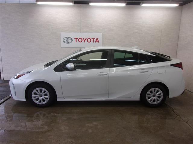 プリウス ＳセーフティプラスＩＩ　フルセグ　メモリーナビ　ＤＶＤ再生　バックカメラ　衝突被害軽減システム　ＥＴＣ　ＬＥＤヘッドランプ　ロングラン保証あり　トヨタ認定中古車（3枚目）