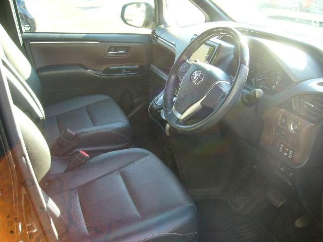 エスクァイア ＧＩ　両側電動スライドドア（6枚目）