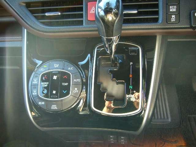 エスクァイア ＧＩ　両側電動スライドドア（11枚目）