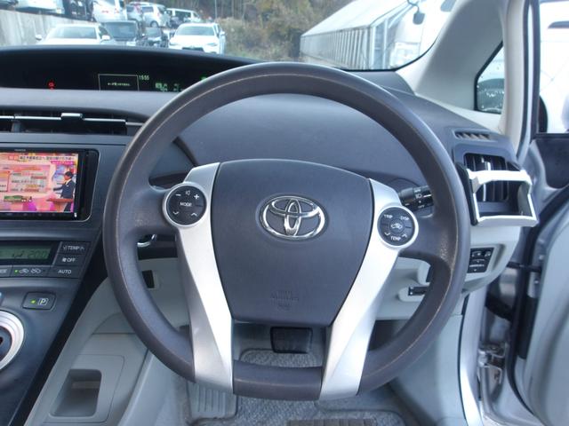 プリウス S ETC バックカメラ TV アルミホイール CVT スマートキー 電動格納ミラー 盗難防止システム 衝突安全ボディ ABS ESC エアコン パワーステアリング パワーウィンドウ 運転席エアバッグ(3枚目)
