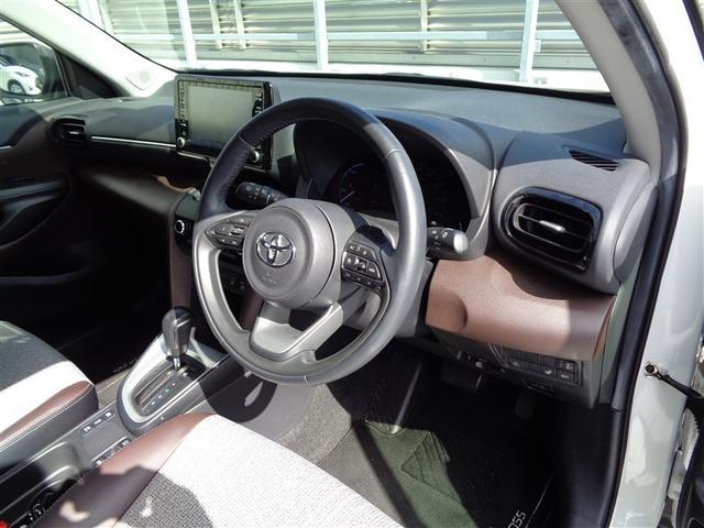 ヤリスクロス ハイブリッドZ トヨタ認定中古車 ステアリングヒーター シートヒーター シートヒーター メモリーナビ ミュージックプレイヤー接続可 バックカメラ 衝突被害軽減システム ETC LEDヘッドランプ ワンオーナー(2枚目)