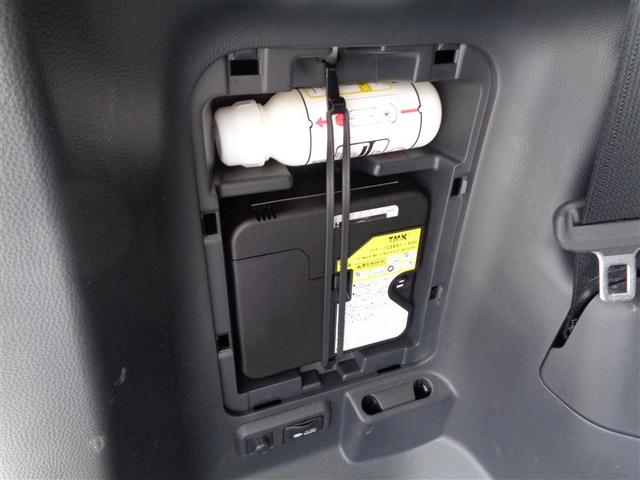 ノア ハイブリッドＺ　フルセグ　メモリーナビ　ＤＶＤ再生　ミュージックプレイヤー接続可　後席モニター　バックカメラ　衝突被害軽減システム　ＥＴＣ　両側電動スライド　ＬＥＤヘッドランプ　乗車定員７人　３列シート　ワンオーナー（38枚目）