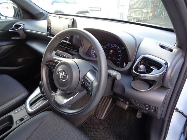 ヤリスクロス ハイブリッドZ トヨタ認定中古車 ハイブリッド保証 Tコネナビキット 全周囲モニター メモリーナビ ミュージックプレイヤー接続可 バックカメラ 衝突被害軽減システム ETC LEDヘッドランプ ワンオーナー(2枚目)