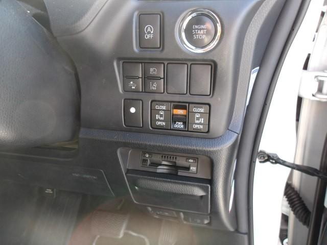 ヴォクシー ZS 煌II トヨタ認定中古車 フルセグ メモリーナビ DVD再生 後席モニター バックカメラ 衝突被害軽減システム ETC 両側電動スライド LEDヘッドランプ 乗車定員7人 3列シート アイドリングストップ(12枚目)