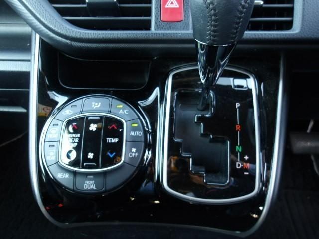 ヴォクシー ZS 煌II トヨタ認定中古車 フルセグ メモリーナビ DVD再生 後席モニター バックカメラ 衝突被害軽減システム ETC 両側電動スライド LEDヘッドランプ 乗車定員7人 3列シート アイドリングストップ(18枚目)