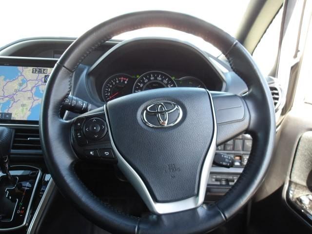 ヴォクシー ZS 煌II トヨタ認定中古車 フルセグ メモリーナビ DVD再生 後席モニター バックカメラ 衝突被害軽減システム ETC 両側電動スライド LEDヘッドランプ 乗車定員7人 3列シート アイドリングストップ(20枚目)