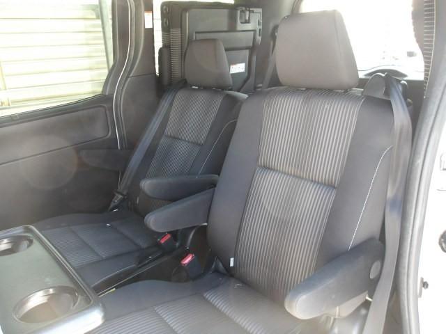 ヴォクシー ZS 煌II トヨタ認定中古車 フルセグ メモリーナビ DVD再生 後席モニター バックカメラ 衝突被害軽減システム ETC 両側電動スライド LEDヘッドランプ 乗車定員7人 3列シート アイドリングストップ(23枚目)