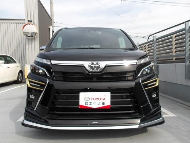 ヴォクシー ZS 煌III トヨタ認定中古車 モデリスタエアロ フルセグナビ DVD再生 後席モニター バックカメラ 衝突被害軽減システム ETC 両側電動スライド LEDヘッドランプ 乗車定員8人 3列シート ワンオーナー(2枚目)
