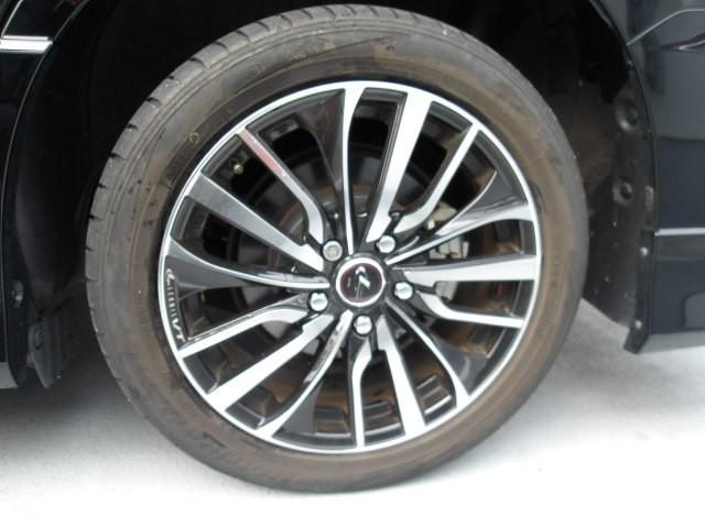 ヴォクシー ZS 煌III トヨタ認定中古車 モデリスタエアロ フルセグナビ DVD再生 後席モニター バックカメラ 衝突被害軽減システム ETC 両側電動スライド LEDヘッドランプ 乗車定員8人 3列シート ワンオーナー(8枚目)