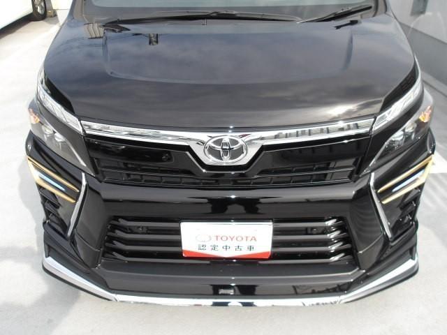 ヴォクシー ZS 煌III トヨタ認定中古車 モデリスタエアロ フルセグナビ DVD再生 後席モニター バックカメラ 衝突被害軽減システム ETC 両側電動スライド LEDヘッドランプ 乗車定員8人 3列シート ワンオーナー(9枚目)