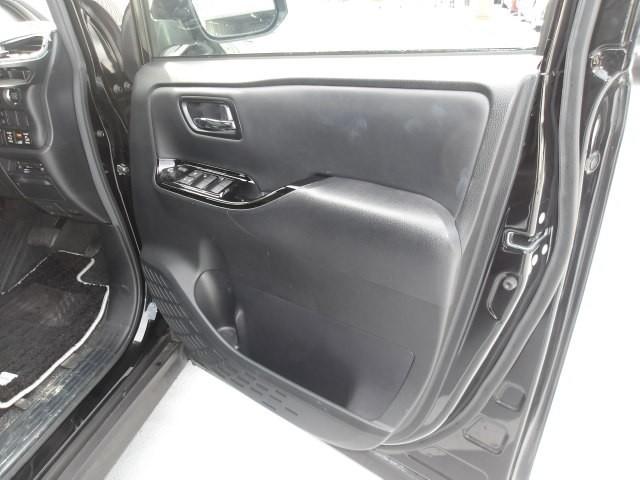 ヴォクシー ZS 煌III トヨタ認定中古車 モデリスタエアロ フルセグナビ DVD再生 後席モニター バックカメラ 衝突被害軽減システム ETC 両側電動スライド LEDヘッドランプ 乗車定員8人 3列シート ワンオーナー(11枚目)