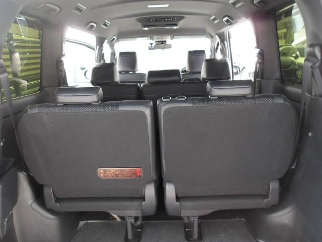 ヴォクシー ZS 煌III トヨタ認定中古車 モデリスタエアロ フルセグナビ DVD再生 後席モニター バックカメラ 衝突被害軽減システム ETC 両側電動スライド LEDヘッドランプ 乗車定員8人 3列シート ワンオーナー(25枚目)