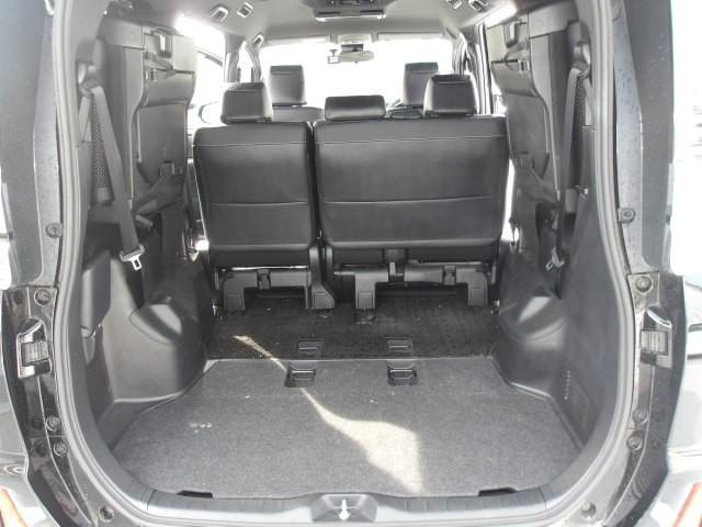 ヴォクシー ZS 煌III トヨタ認定中古車 モデリスタエアロ フルセグナビ DVD再生 後席モニター バックカメラ 衝突被害軽減システム ETC 両側電動スライド LEDヘッドランプ 乗車定員8人 3列シート ワンオーナー(28枚目)