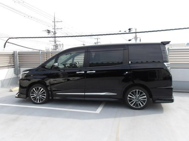 ヴォクシー ZS 煌III トヨタ認定中古車 モデリスタエアロ フルセグナビ DVD再生 後席モニター バックカメラ 衝突被害軽減システム ETC 両側電動スライド LEDヘッドランプ 乗車定員8人 3列シート ワンオーナー(31枚目)