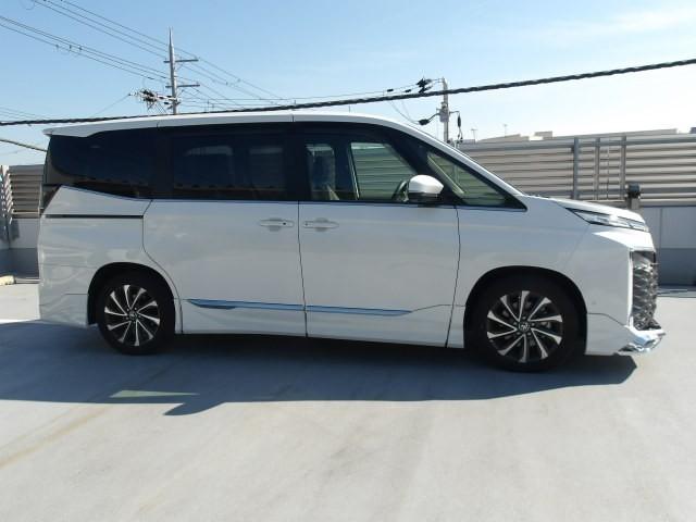 ヴォクシー S-Z トヨタ認定中古車 モデリスタエアロ DVD再生 ミュージックプレイヤー接続可 バックカメラ 衝突被害軽減システム ETC 両側電動スライド LEDヘッドランプ 乗車定員7人 3列シート ワンオーナー(2枚目)